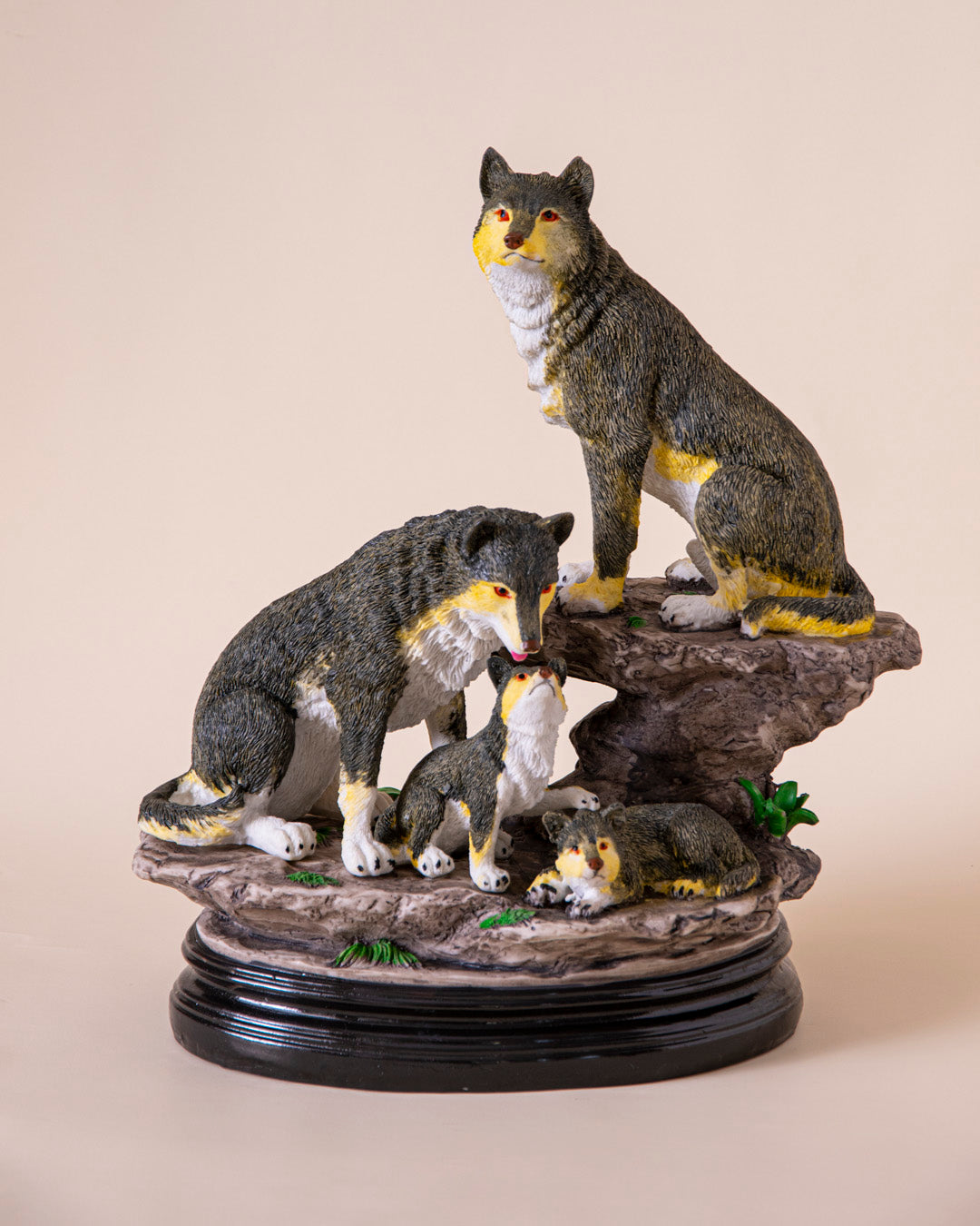 'Wild Bonds' Decorative Wolf Family Figurine