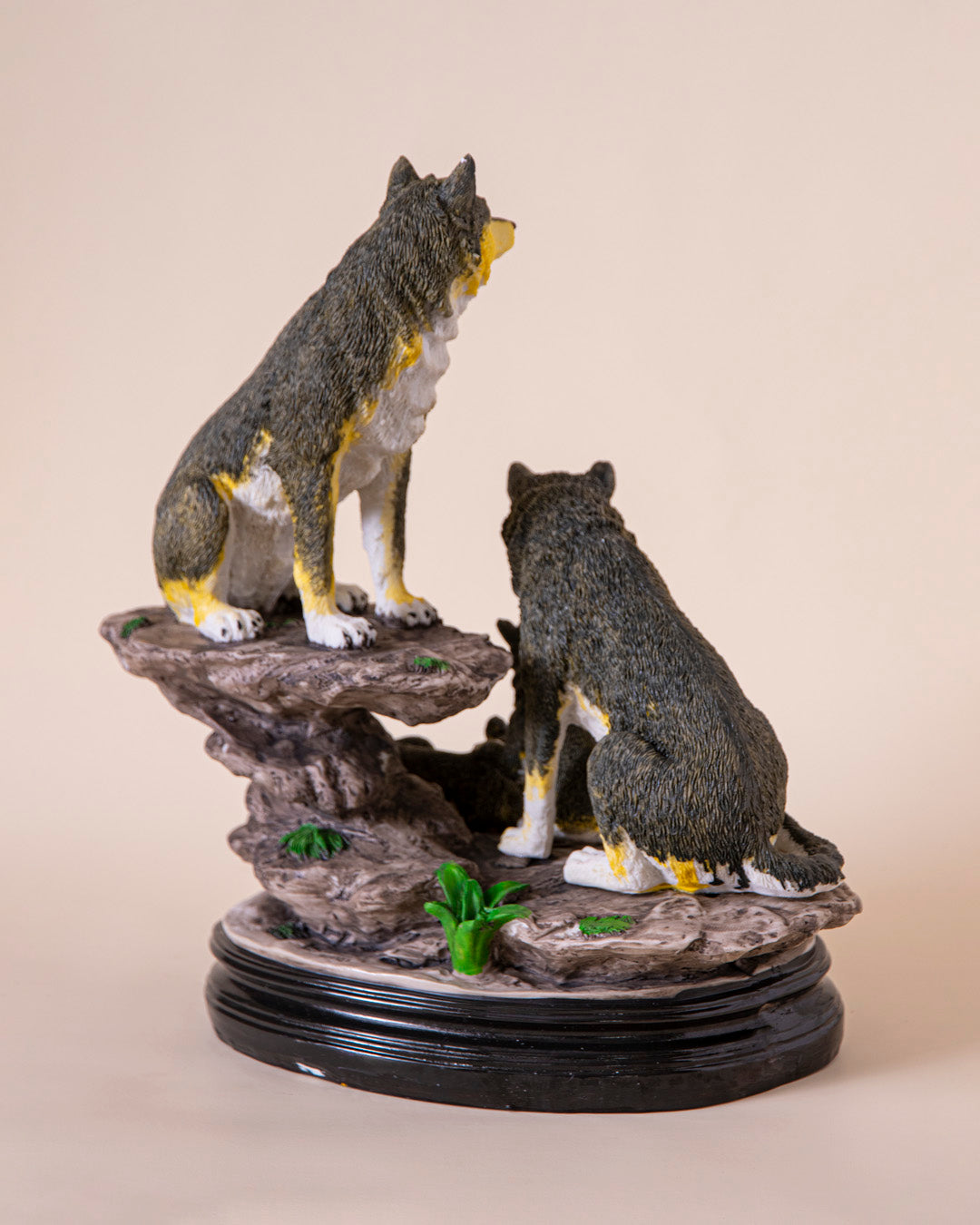 'Wild Bonds' Decorative Wolf Family Figurine