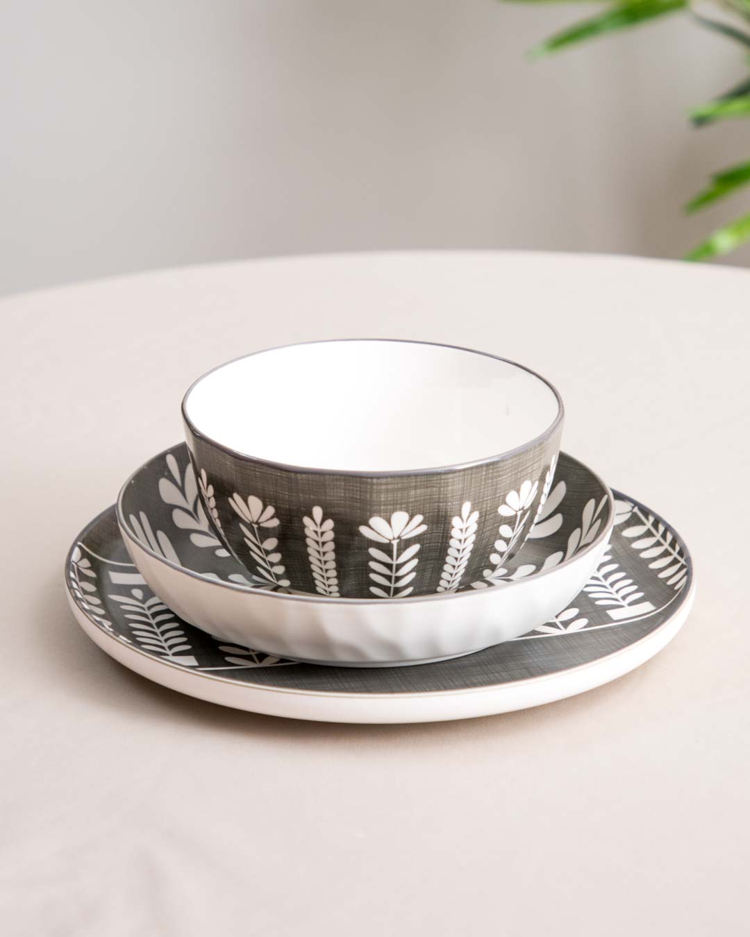 Italian Vlgano Grey Dinner Plate