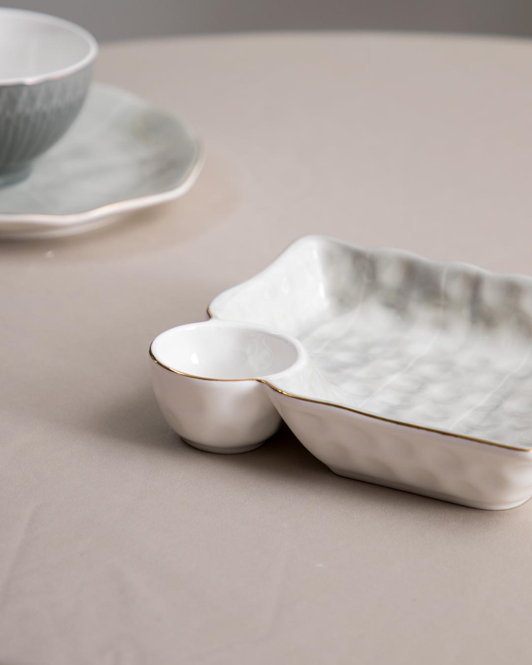 Irregular White Lines Design Quarter Plate - The Decor Kart