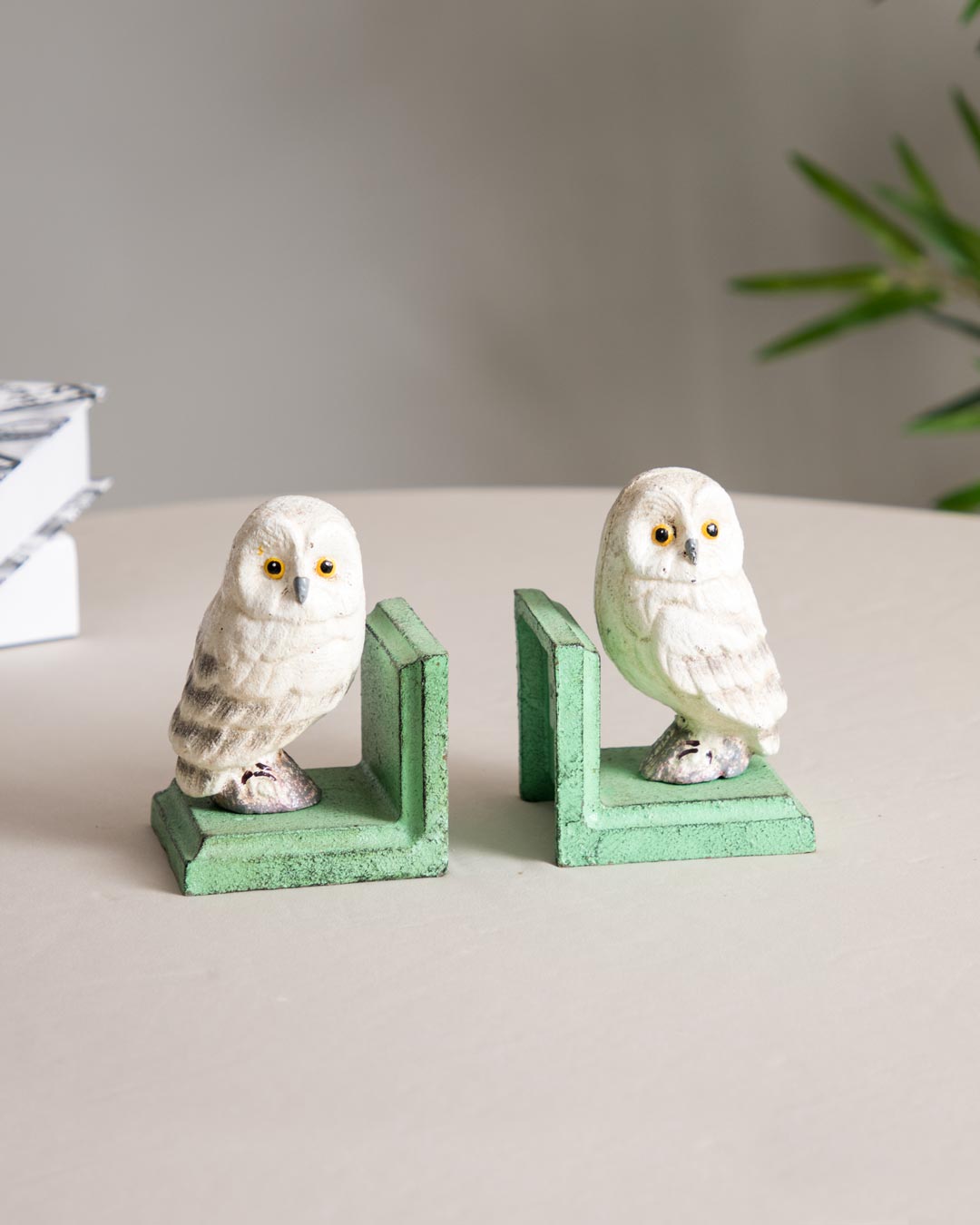 Feathered Friends: A Whimsical Bird Bookend