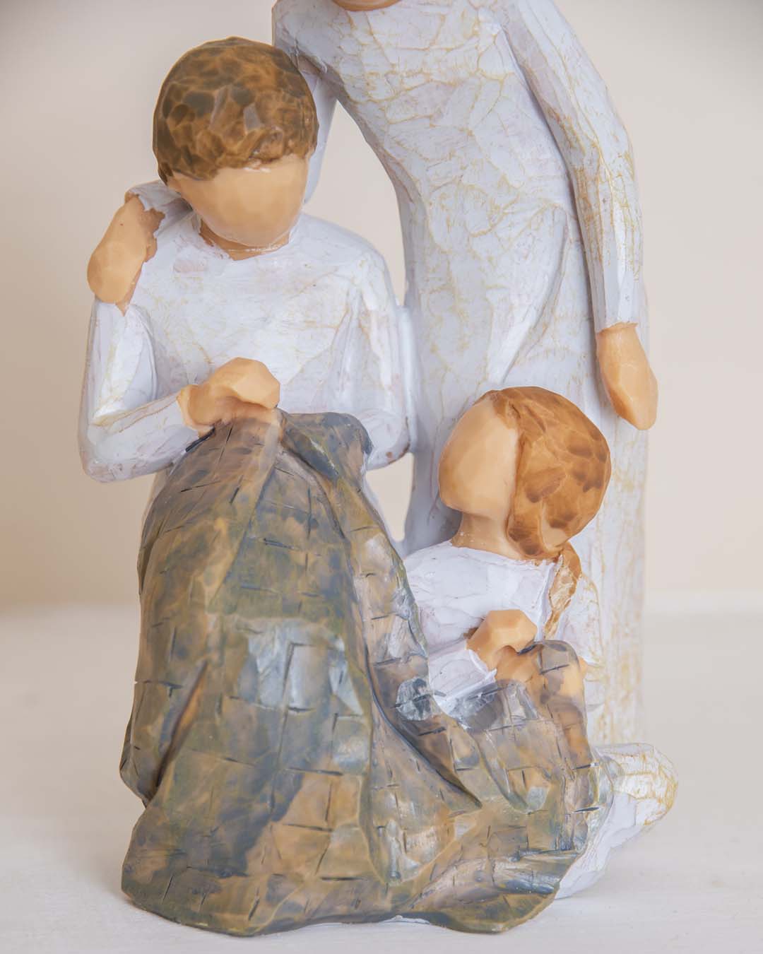 Embrace of Serenity Figurine - The Decor Kart