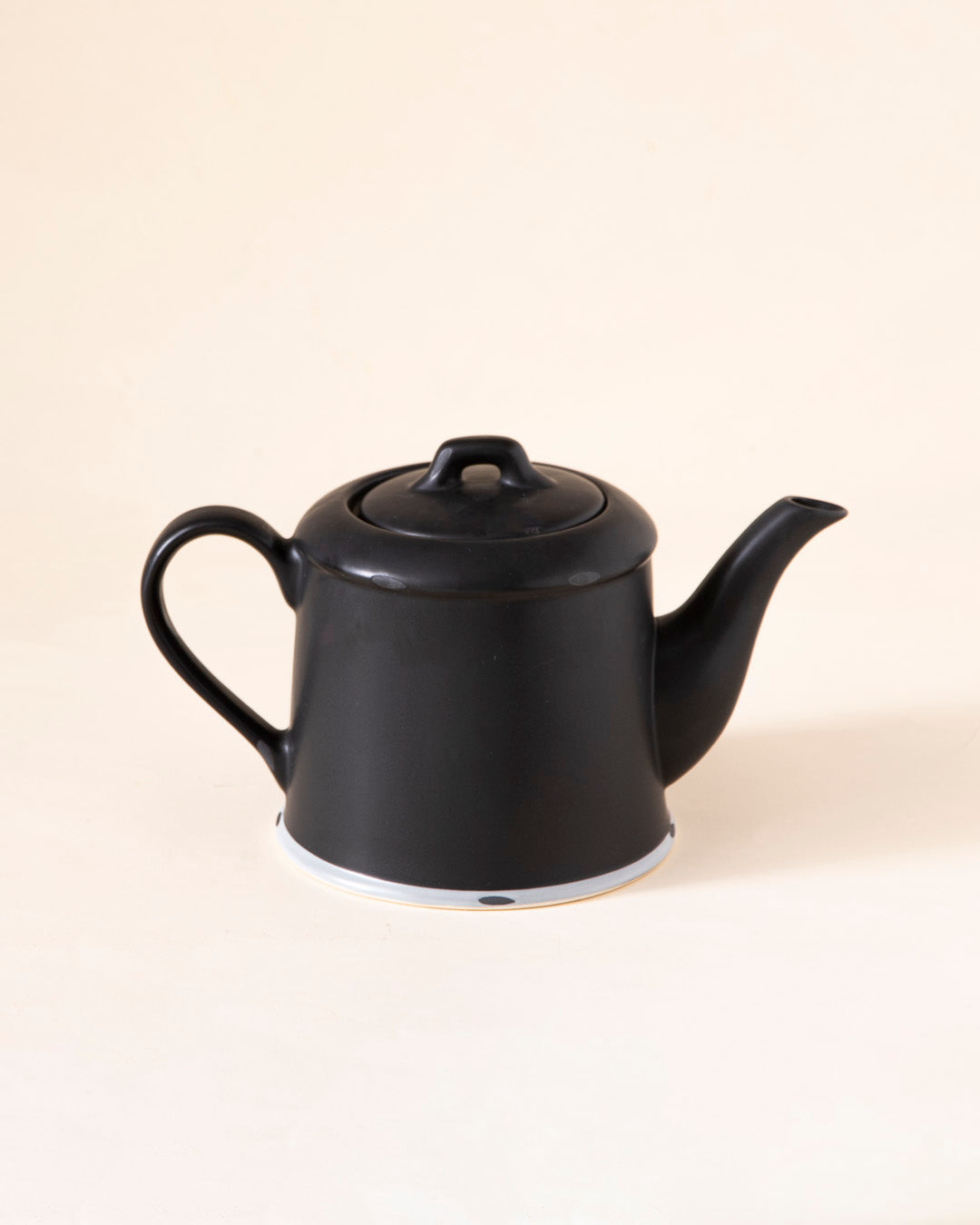 'Paris Maison De Famille' Ceramic Kettle