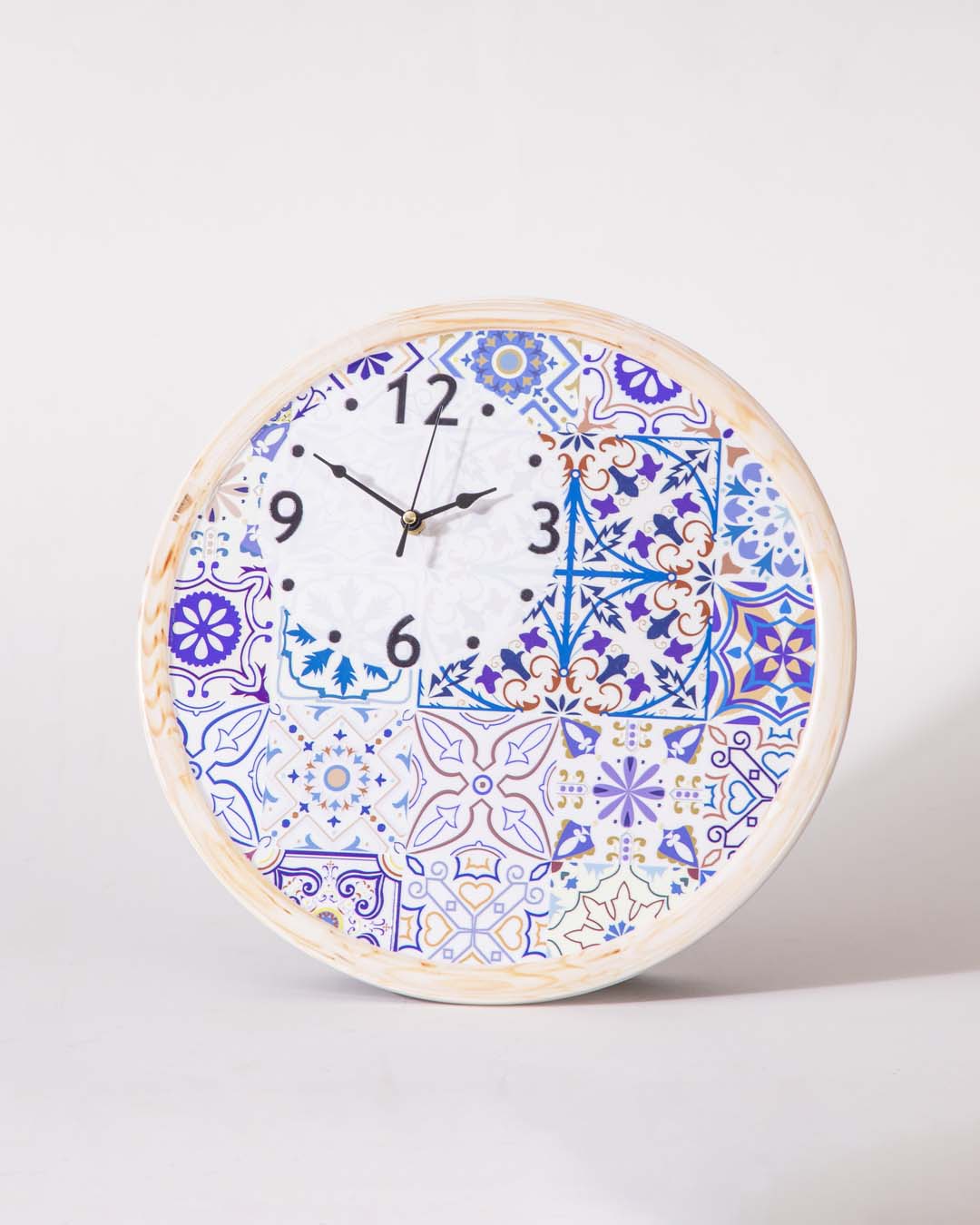 'Art Meets Time' Decorative Table Clock