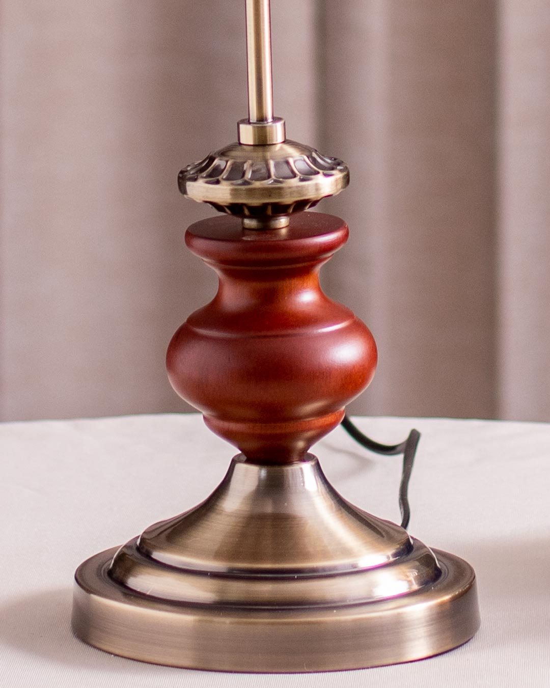 'Olivia' Fenton Lamp w/ Scalloped Glass Shade