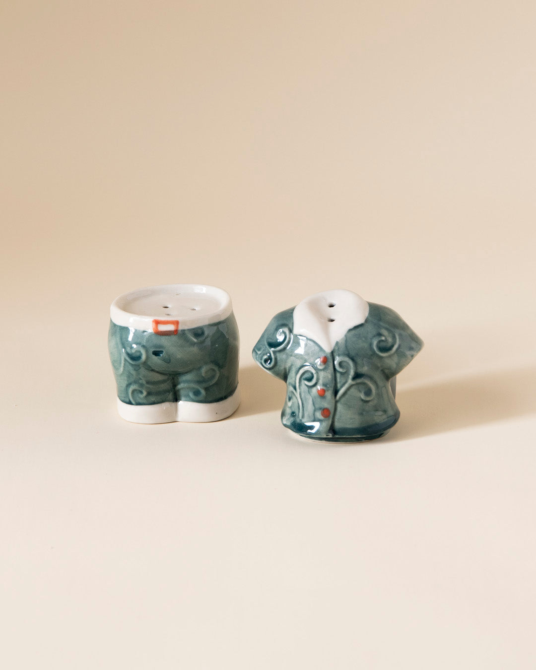 Outfit Salt & Pepper Shaker Set - Green