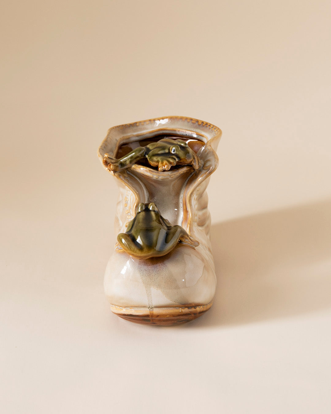 Frogs Boot Steps Decorative Accent - White