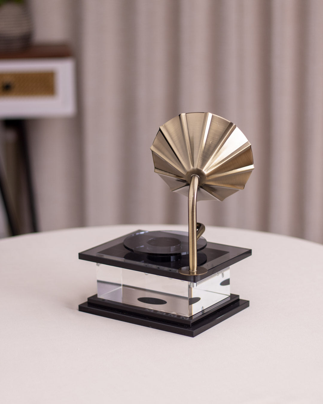 'Nostalgic Melodies' Crystal Retro Phonograph