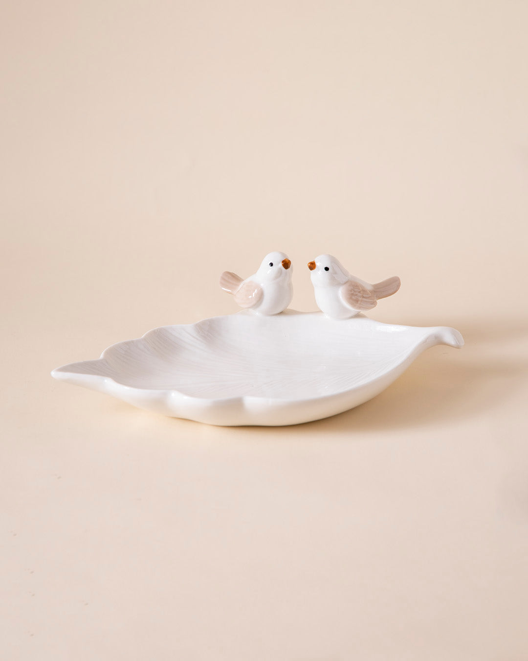 Whispering Lovebirds Leaf Ring Dish - White