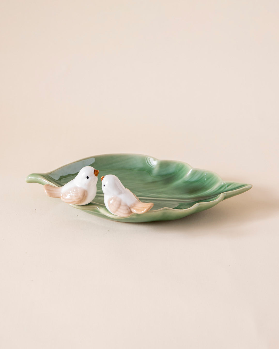 Whispering Lovebirds Leaf Ring Dish - Green