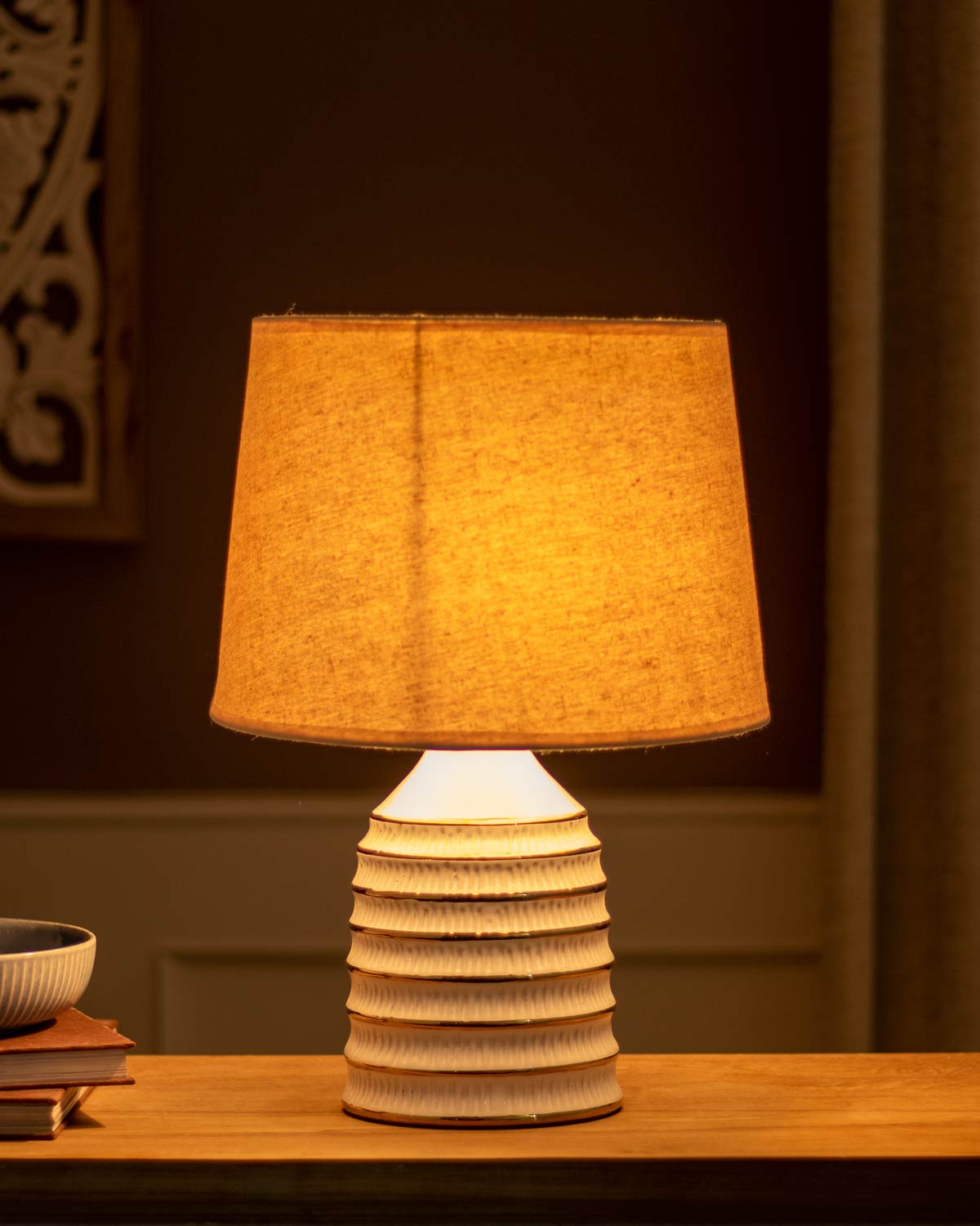 Shining Elegance Caramic Table Lamp - White
