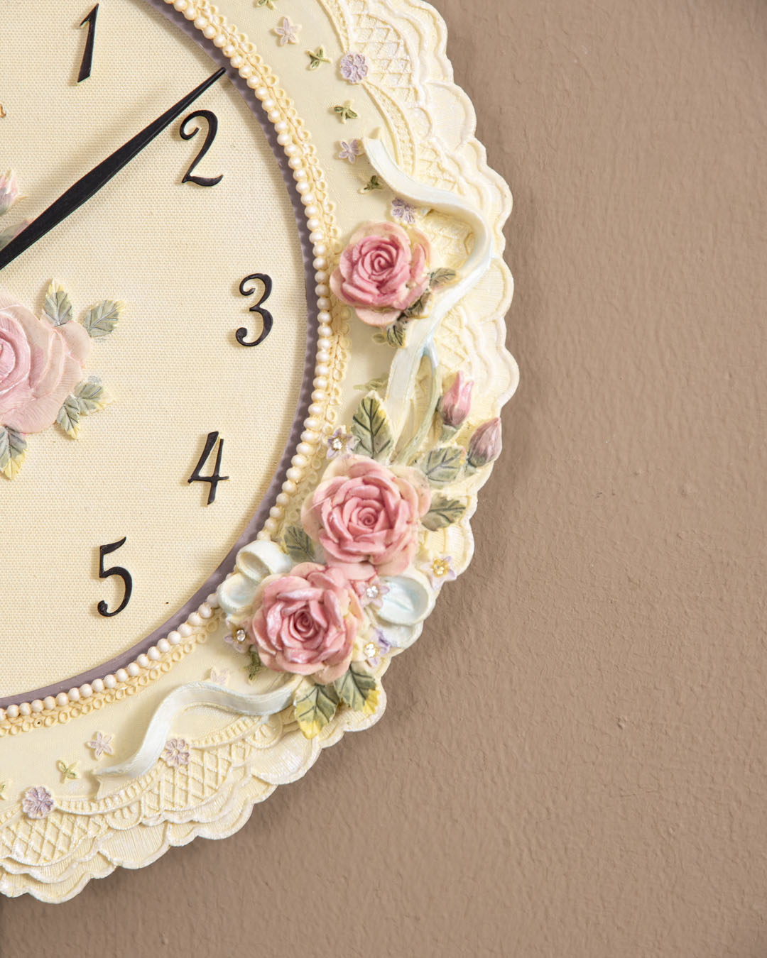 'Country Roses' Vintage Wall Clock
