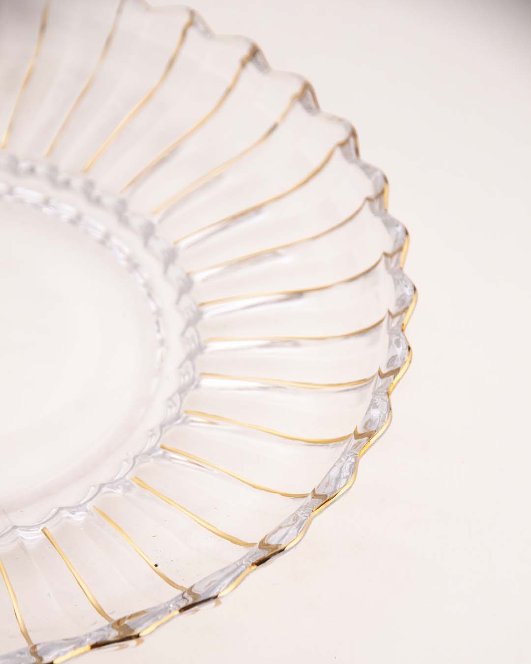 Scalloped Edge Crystal Glass Decorative Plate