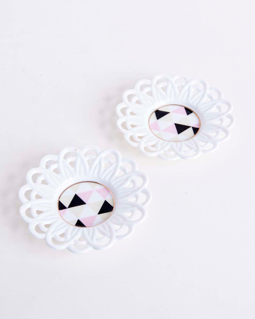 Pyramid Lace Edge Catchall - Set of 2