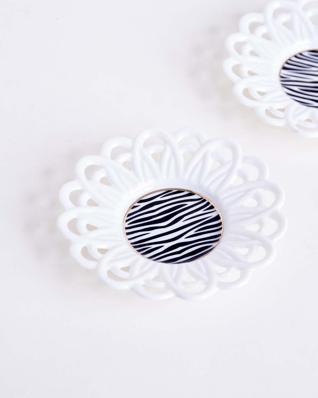 Wave Lace Edge Catchall - Set of 2