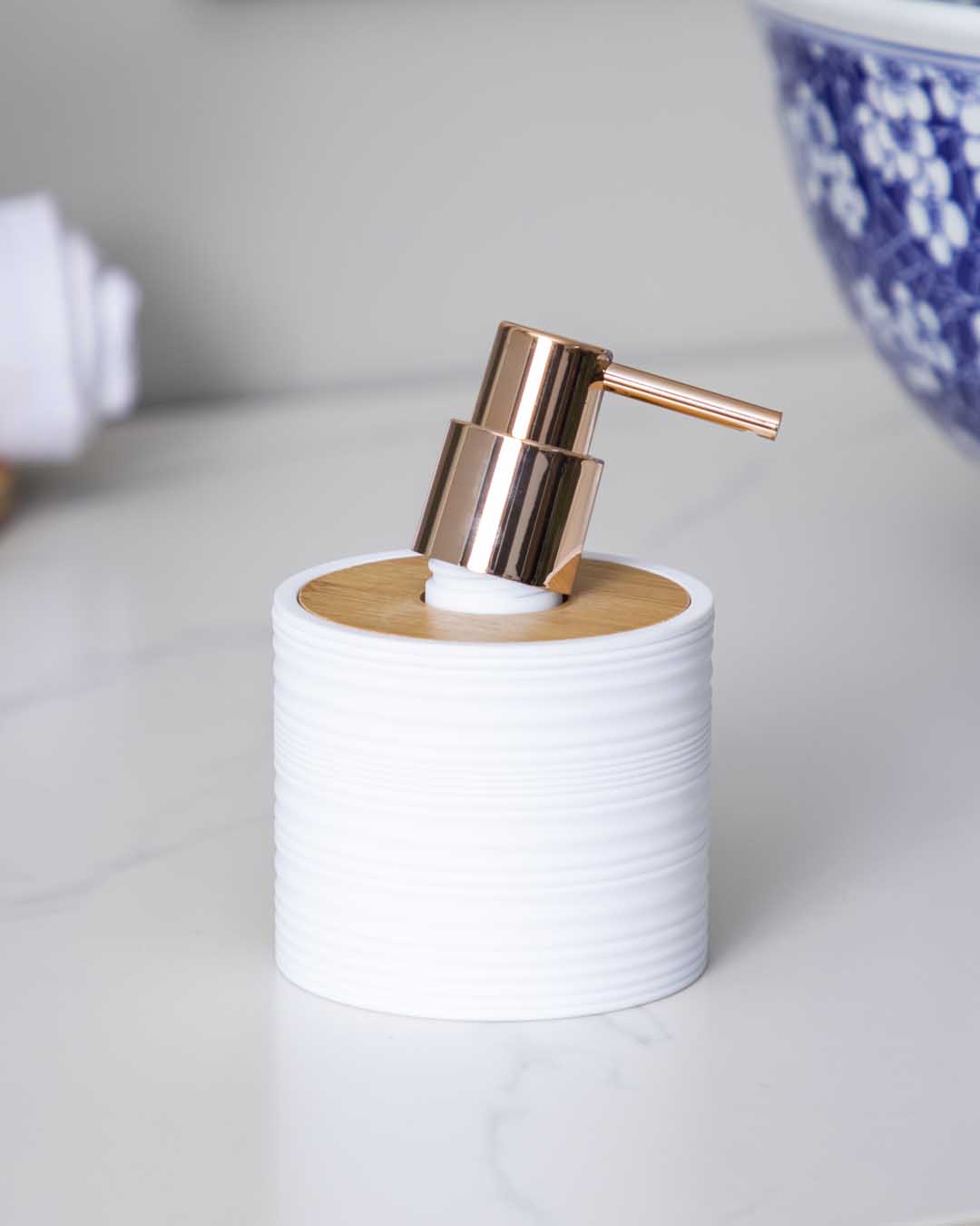 Liquid Dispenser with Ribbed Texture - White - The Decor Kart
