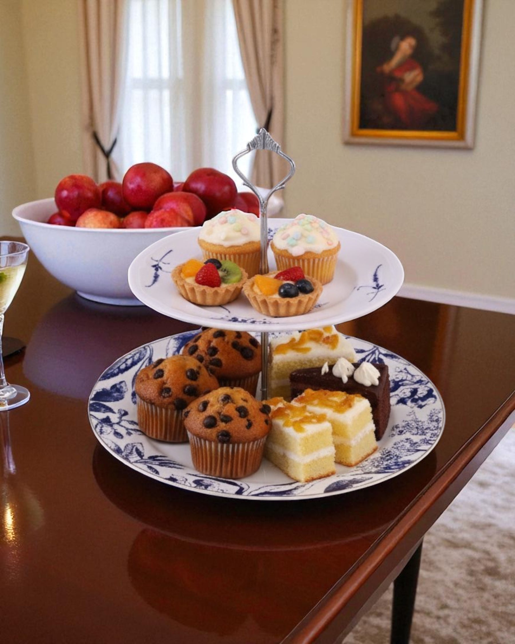 Wilhelm 2-Tier Cake Stand