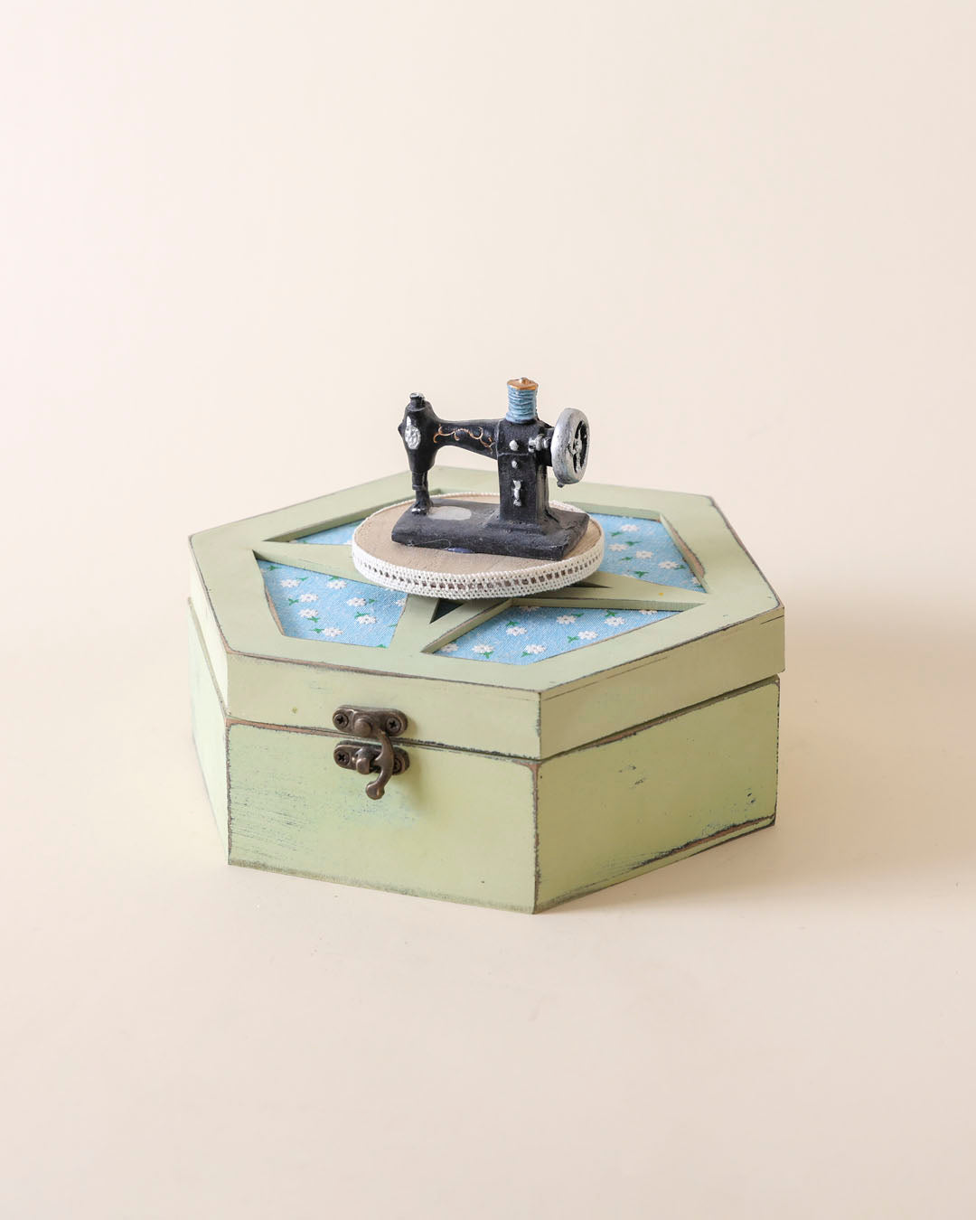 Melody Sewing Machine - Musical Box