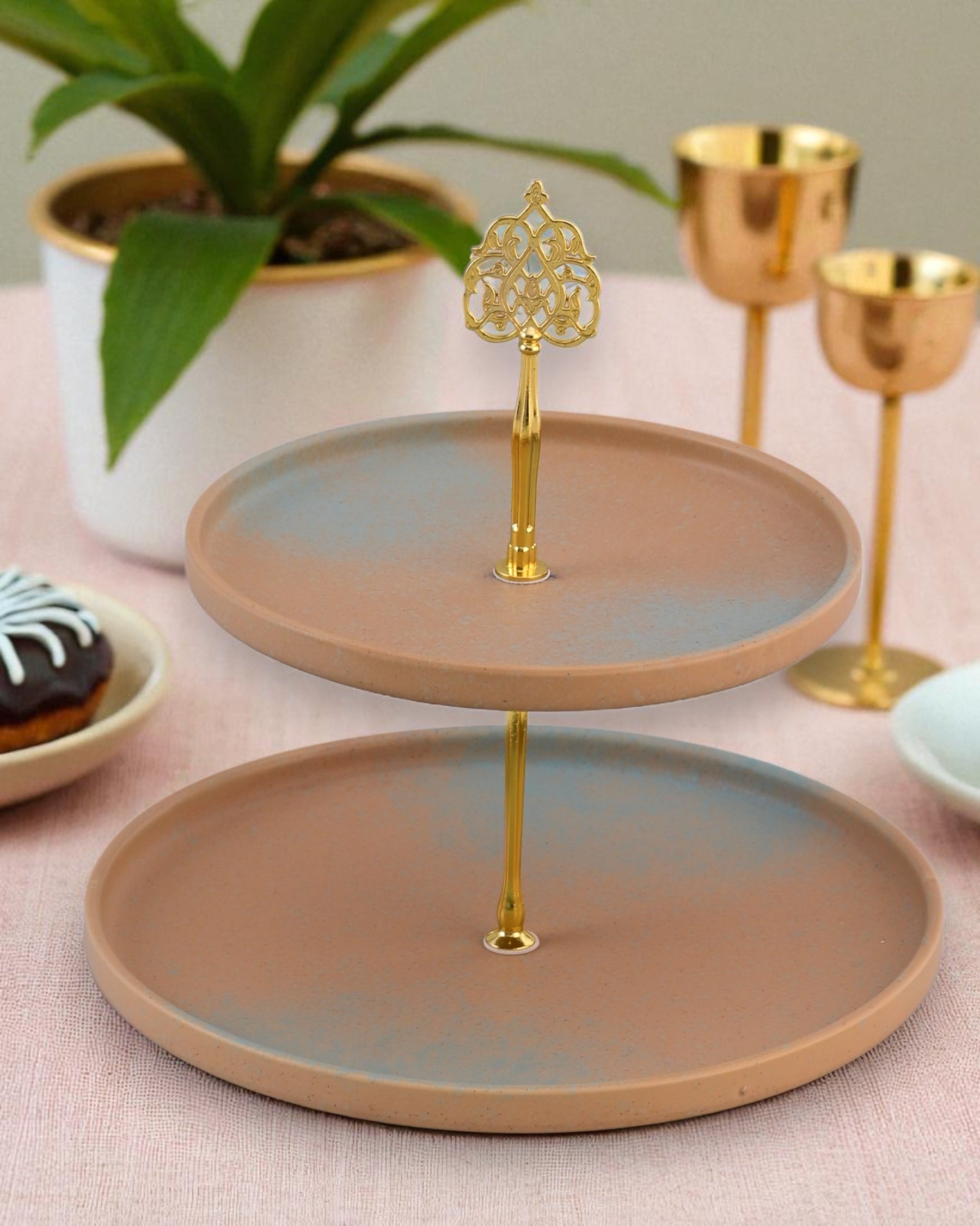 Golden Drift Matte 2-Tier Cake Stand