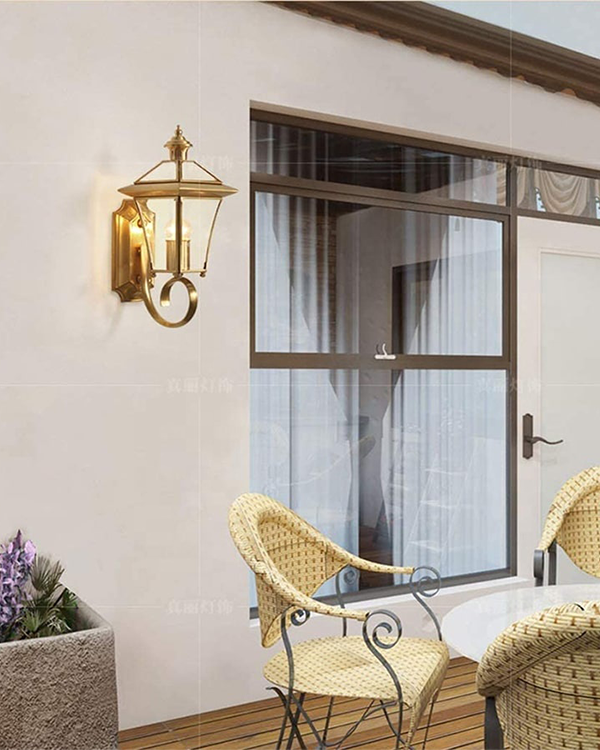 Regal Lantern Outdoor Wall Light