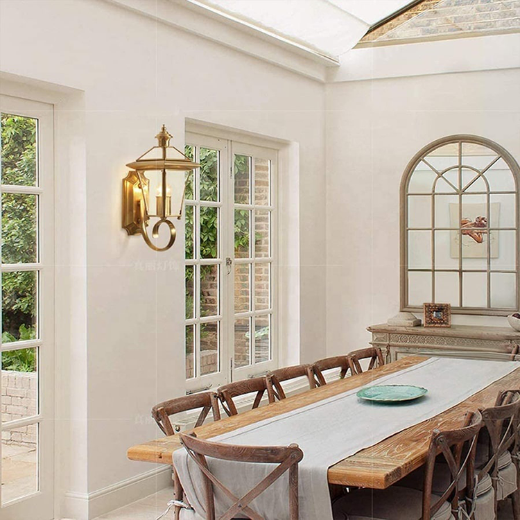 Regal Lantern Outdoor Wall Light