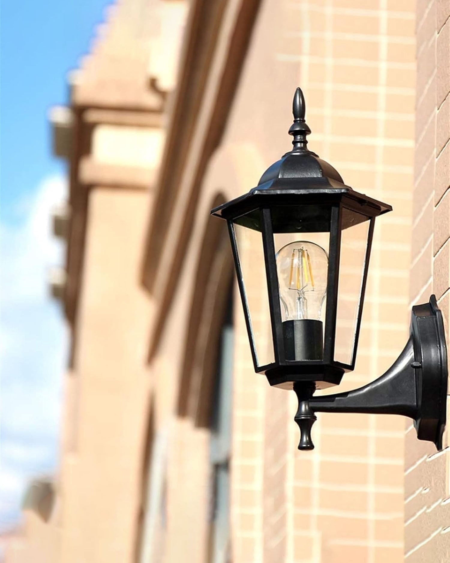 Coastal Classic Outdoor Wall Light