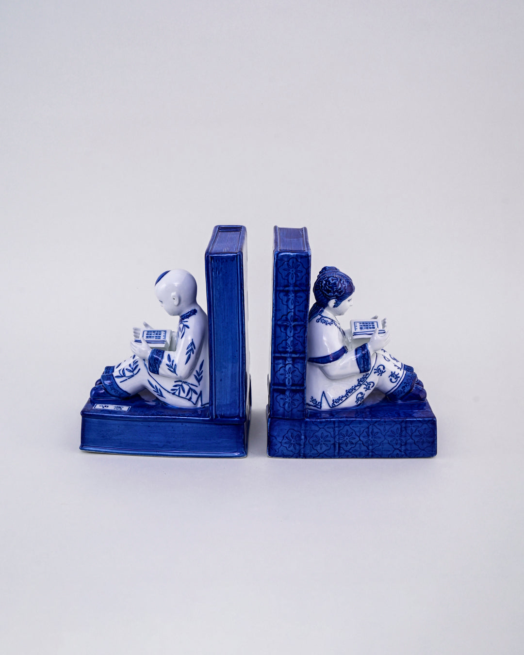 Classic Ming Reading Book Bookend Set