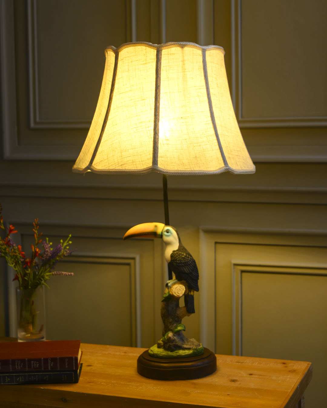 Decorative Toucan Figurine Table Lamp