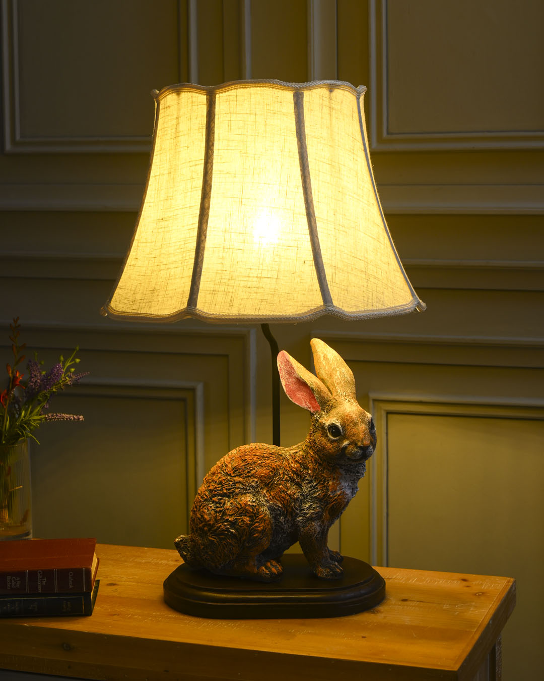 Country Farmhouse Rabbit Figurine Table Lamp