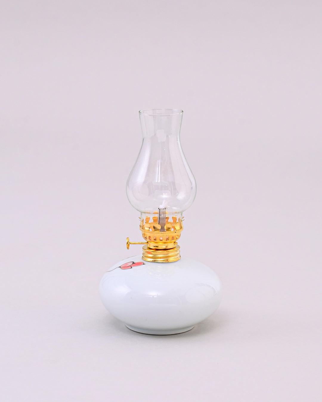 Heritage Glow Vintage Glass Oil Lamp - White