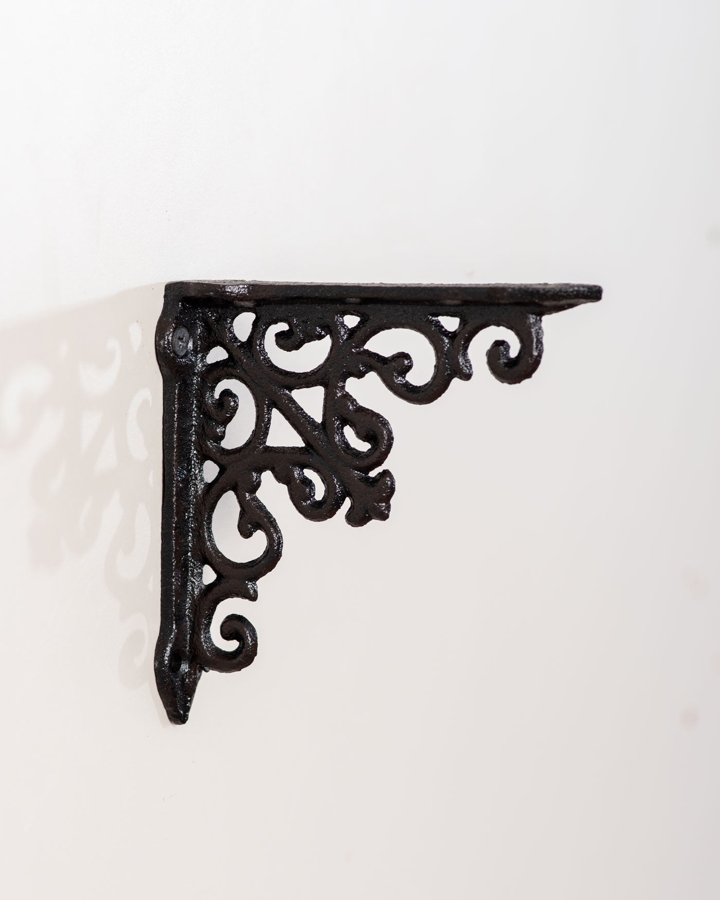 'Old-Fashioned' Decorative Shelf Set With Glass