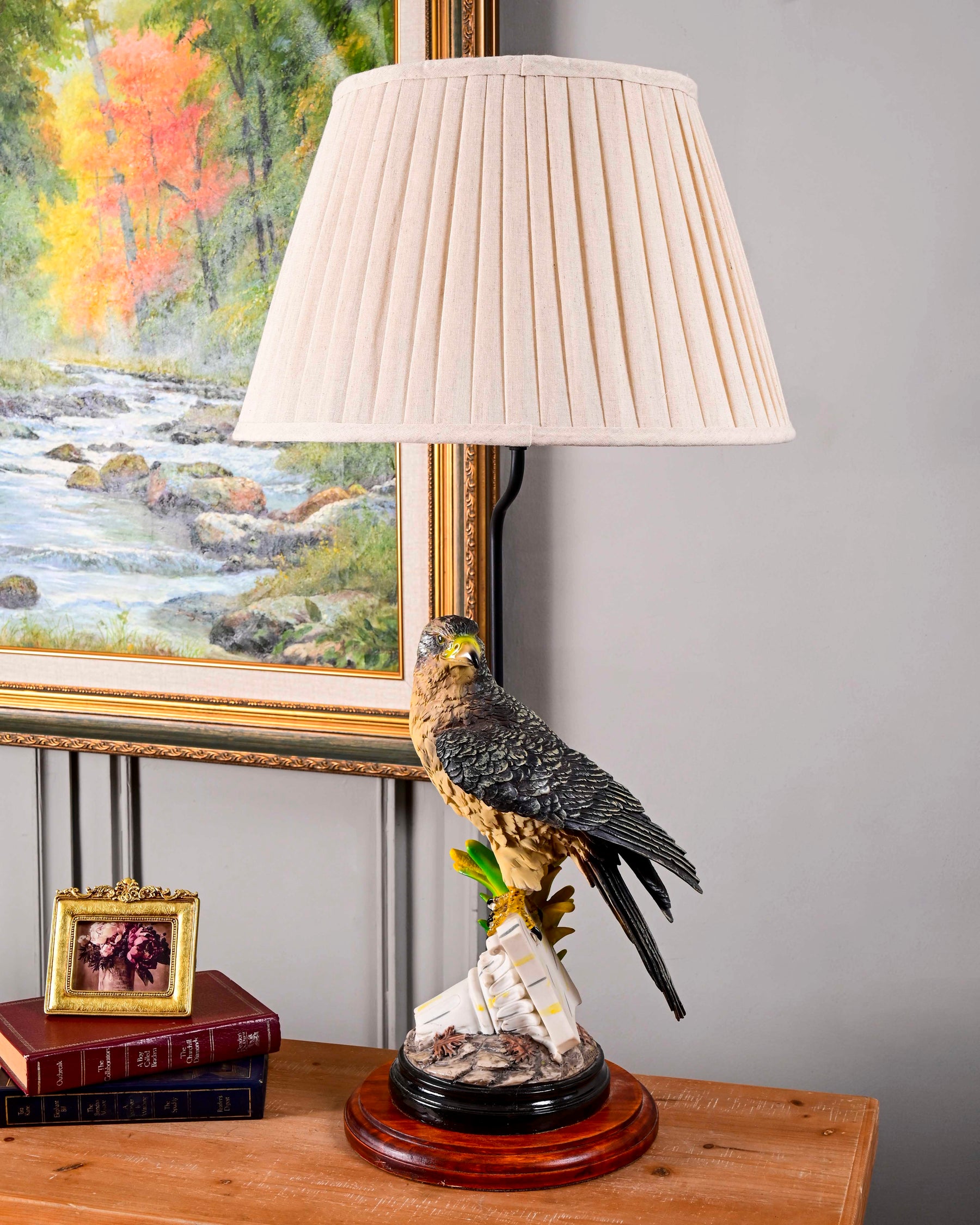 'Regal Hawk' Figurine Decorative Table Lamp