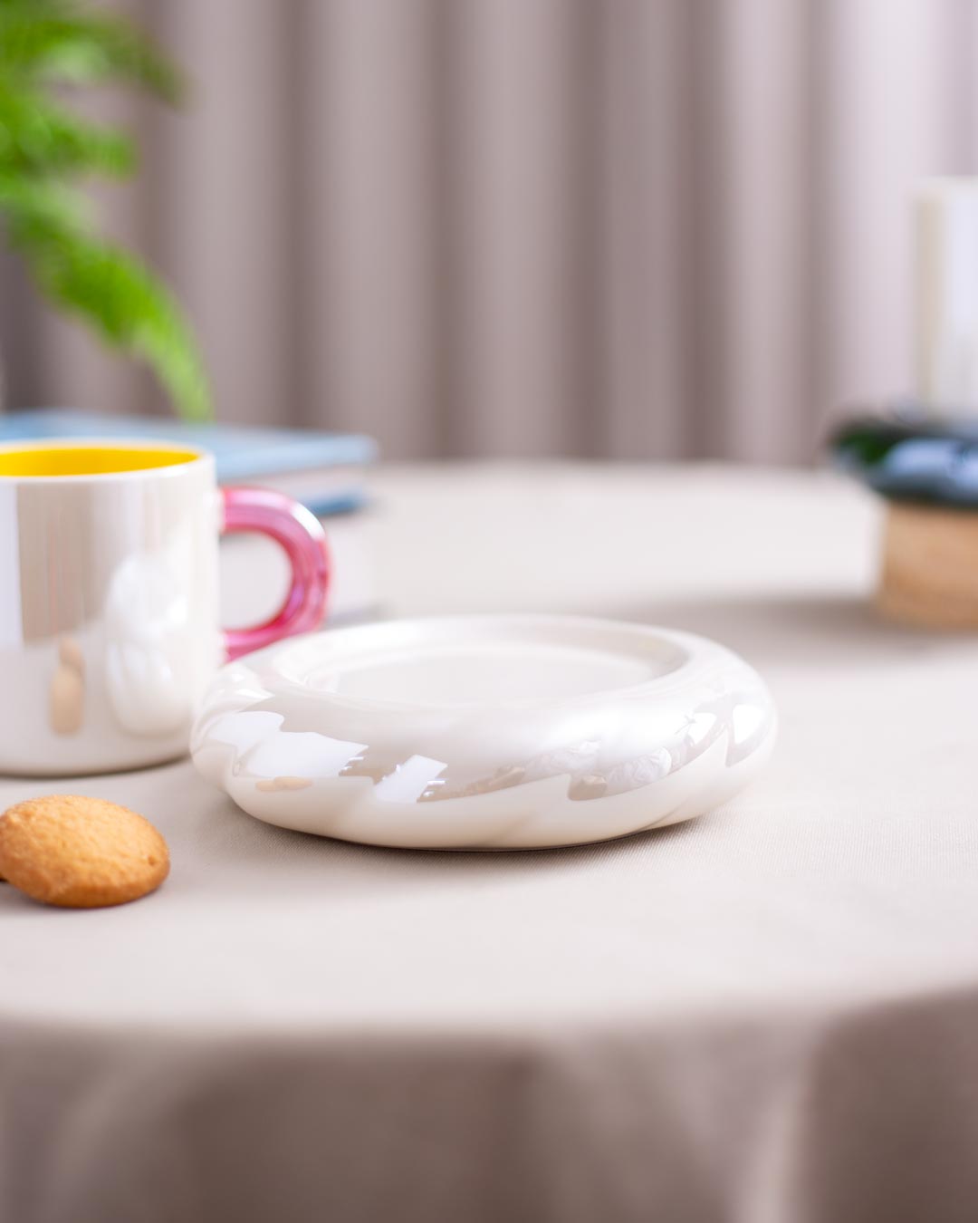 Pearl Glazed Coffee Mug with Saucer - Red