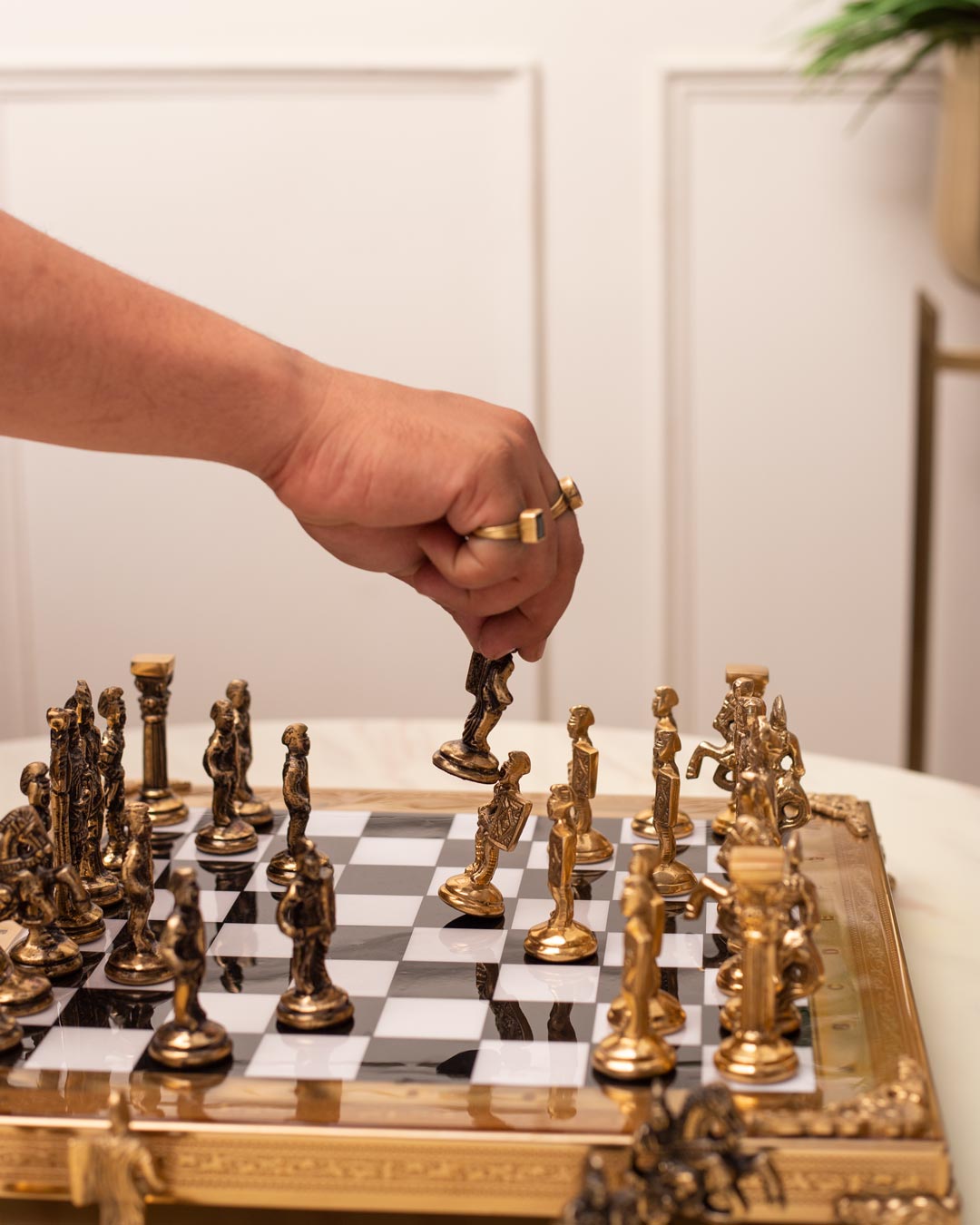 Historical Greek vs Roman Army Chess Set - The Decor Kart