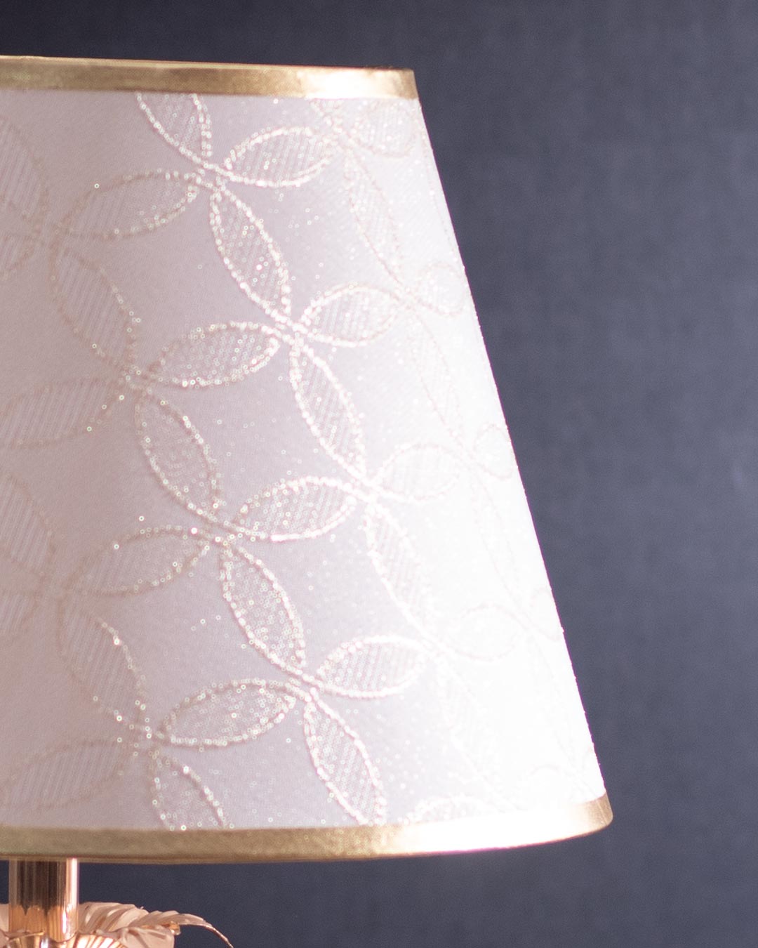Sparkling Elegance: Crystal Table Lamp