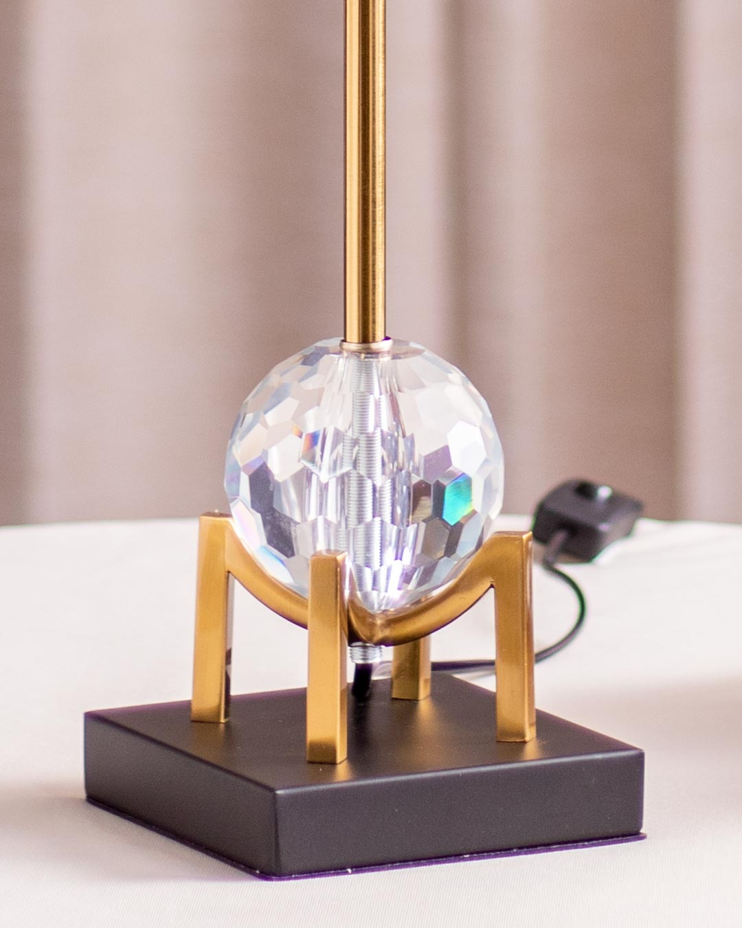 'Exquisite Crystal Ball' Table Lamp - The Decor Kart