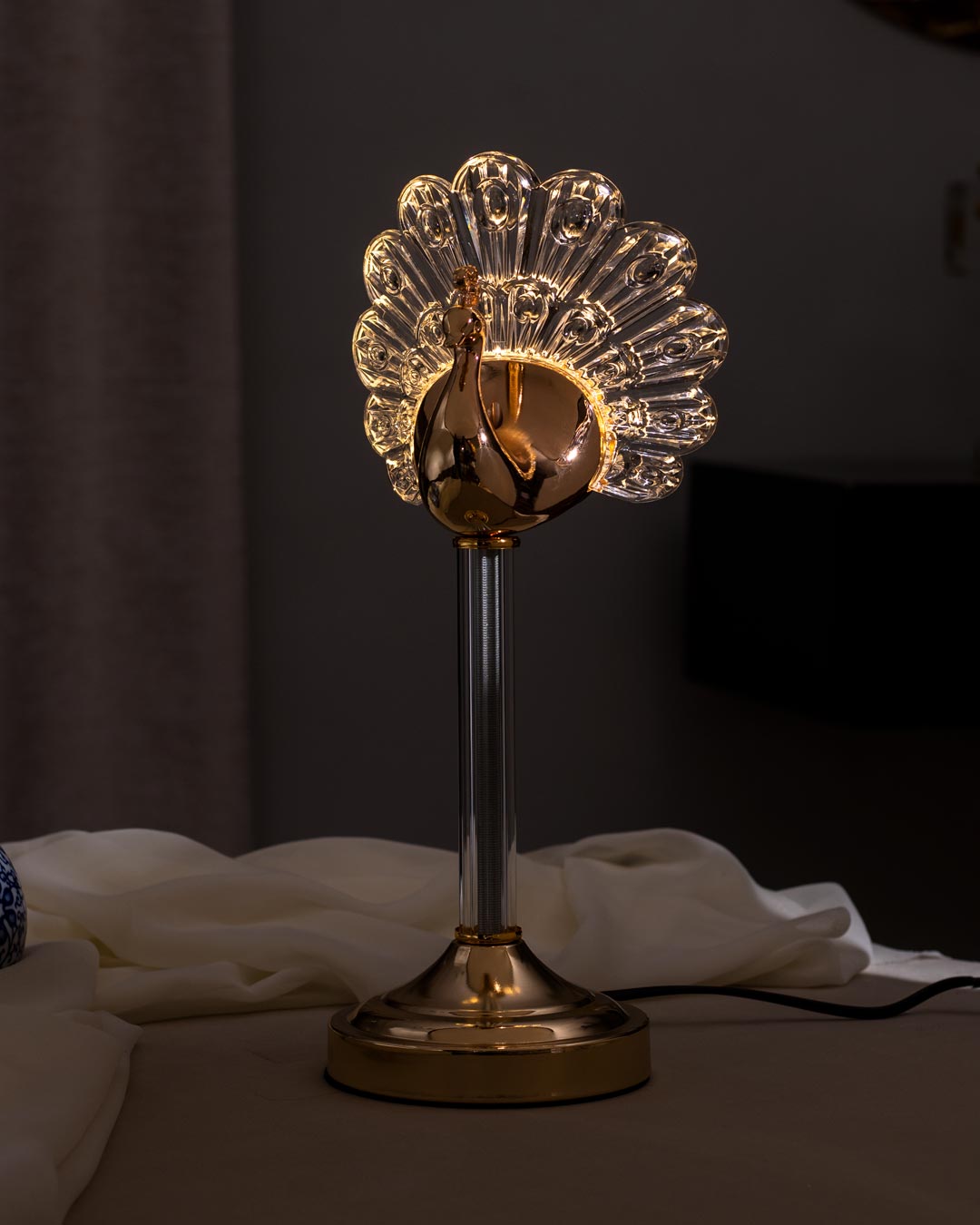 Exquisite Peacock Crystal Table Lamp