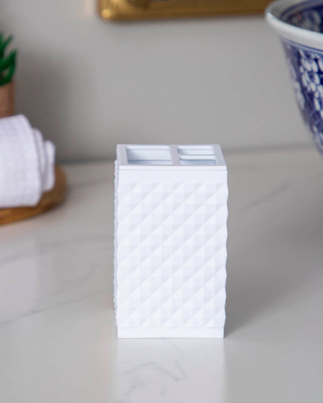 White Contemporary brush holder