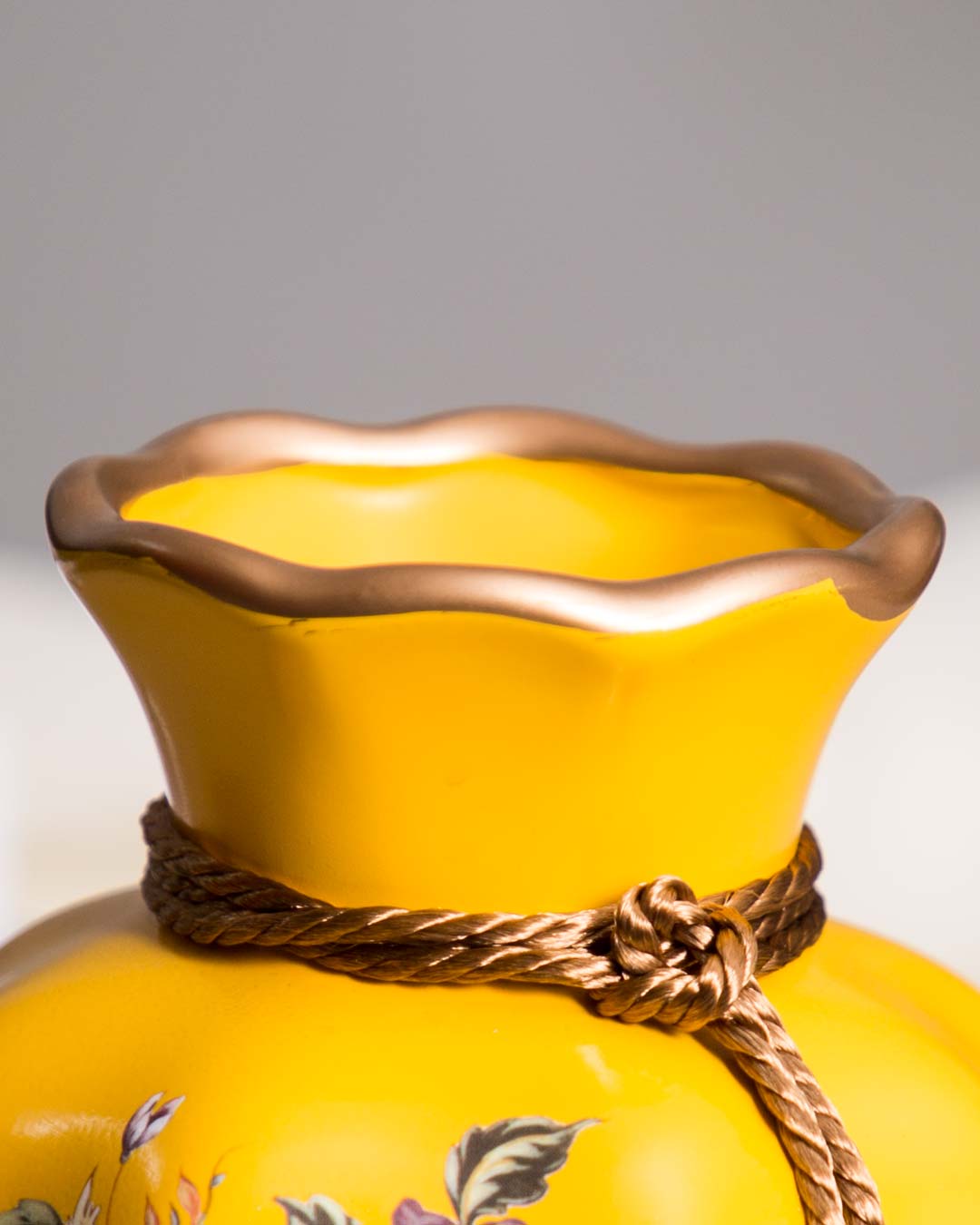Exquisite Decorative Vase & Plate Set of 3