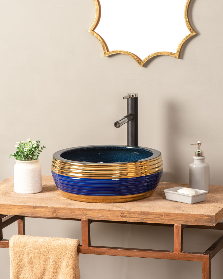 porcelain wash basin