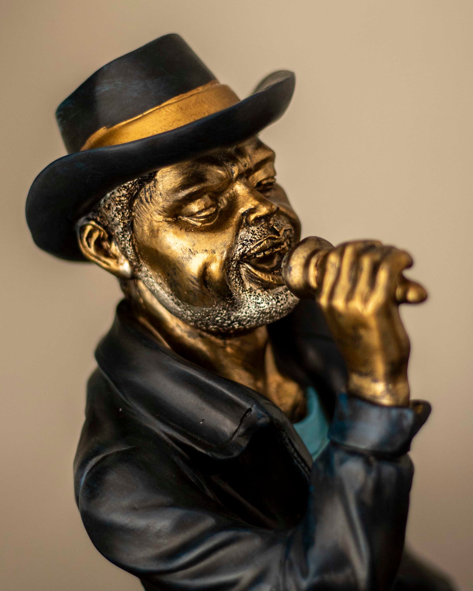 The Blues - Singing Musician Bust 
