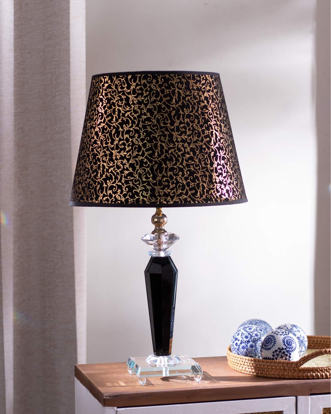 Radiant Elegance: Crystal Glass Table Lamp