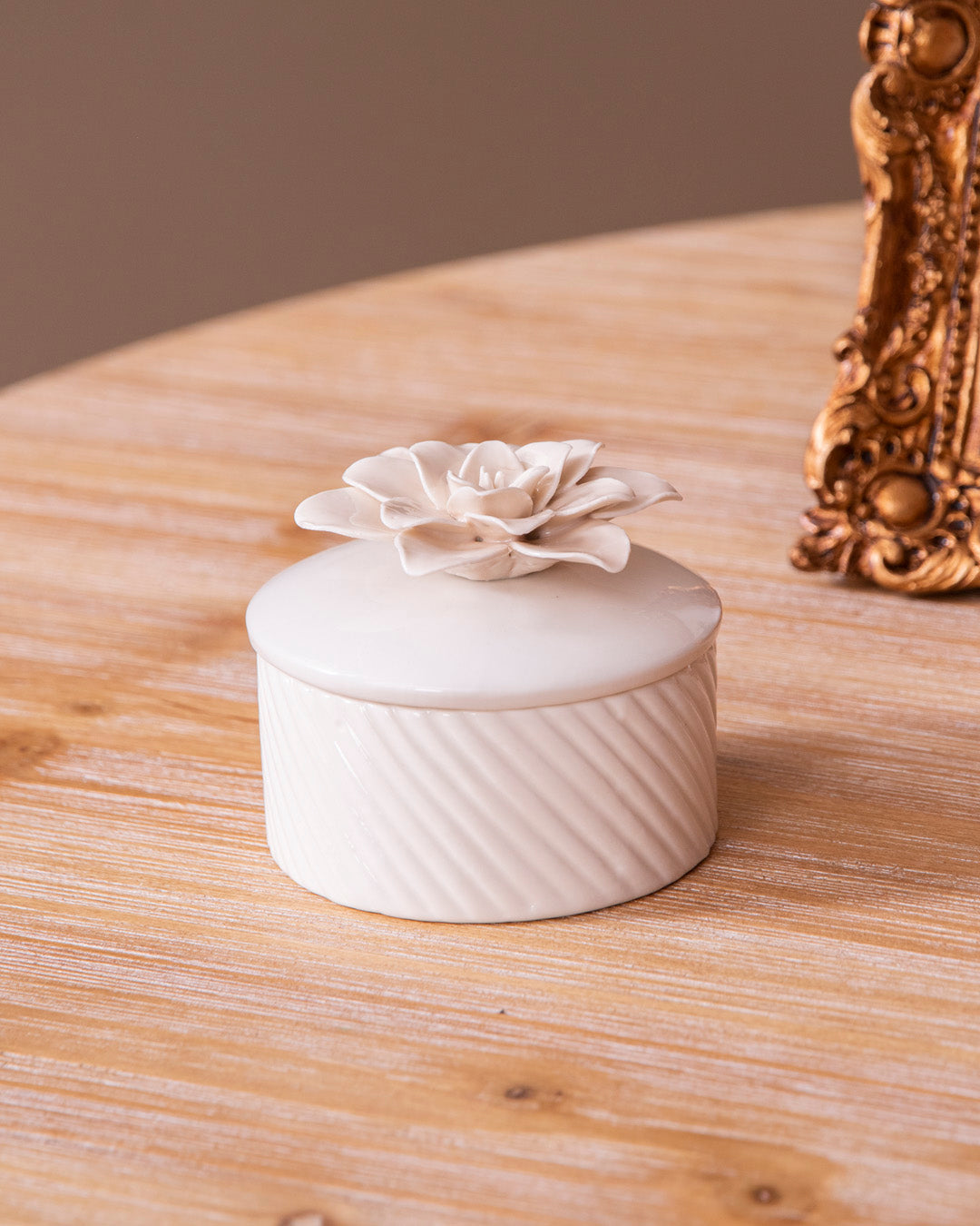 Adorable Rose Trinket Keeper - White 