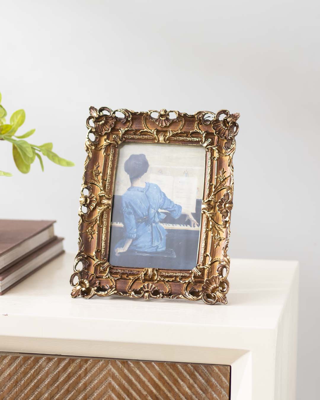 Neoclassical - Victorian Photo Frame