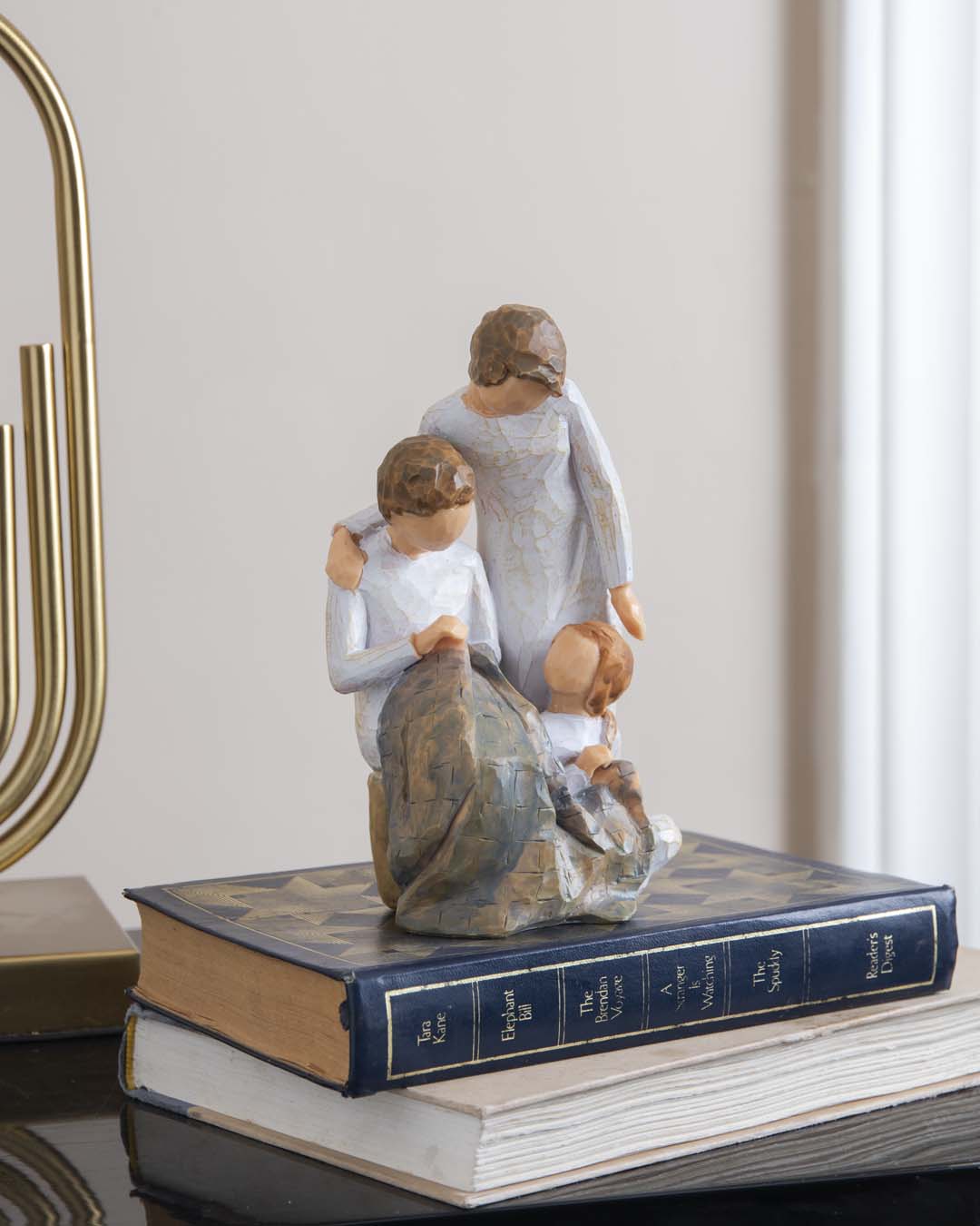 Embrace of Serenity Figurine - The Decor Kart 