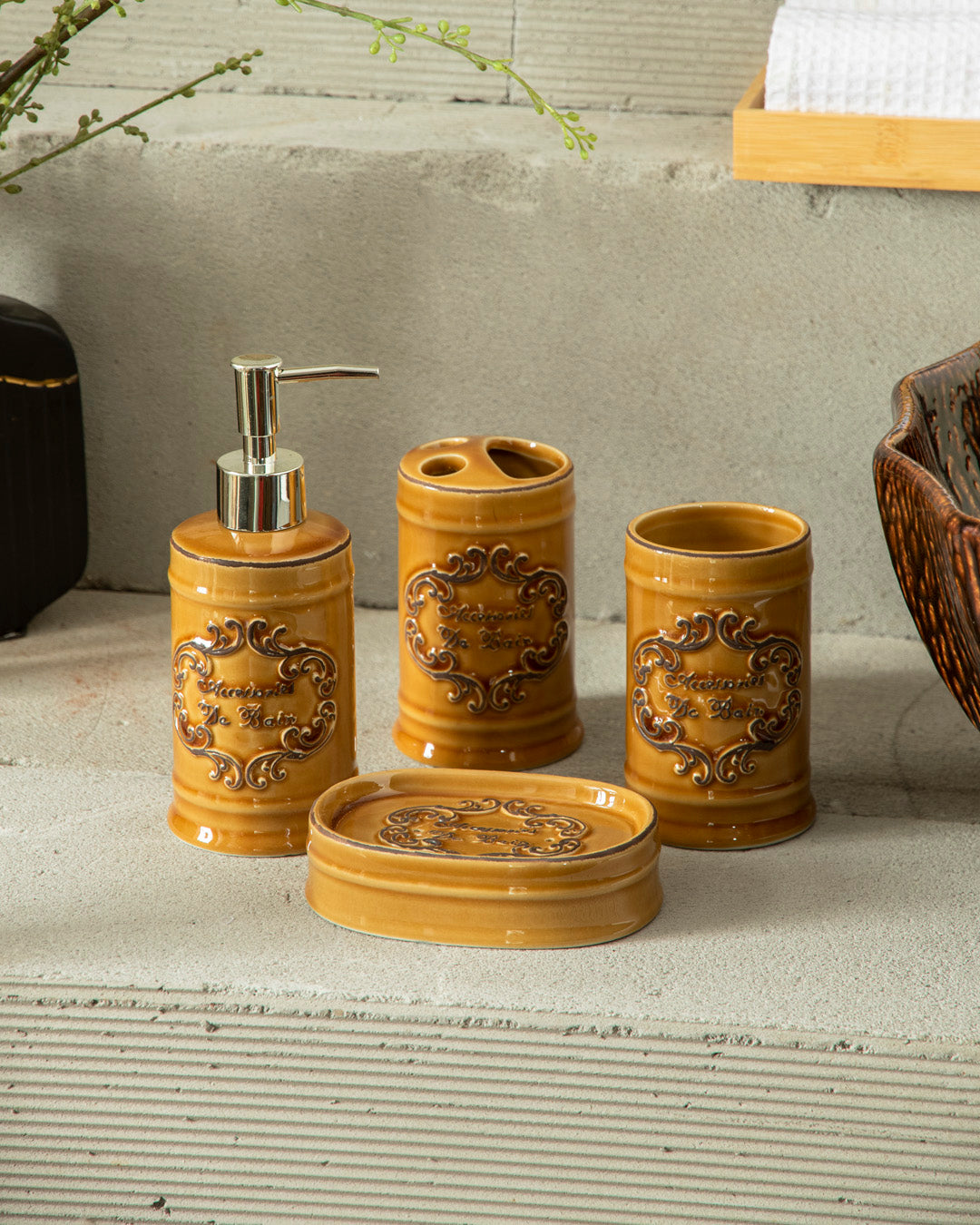 Vintage Baroque 4-Piece Bath Set - Yellow 