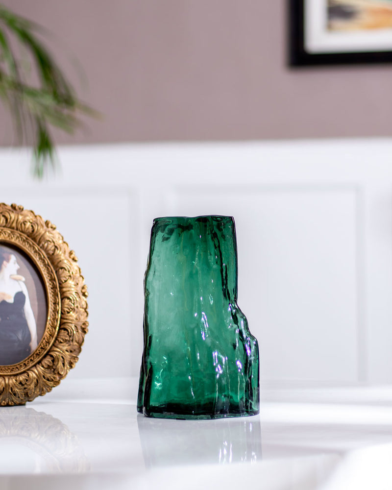 Noir Mysterious Glass Vase - Green