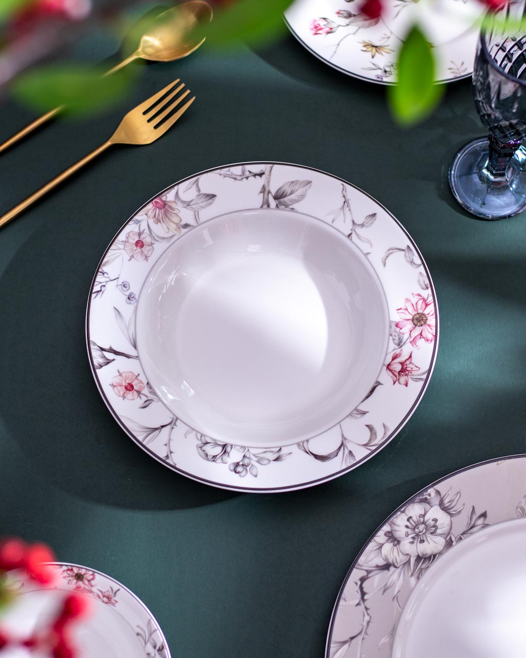 Luxe Blooms - 24-Piece Dinner Set