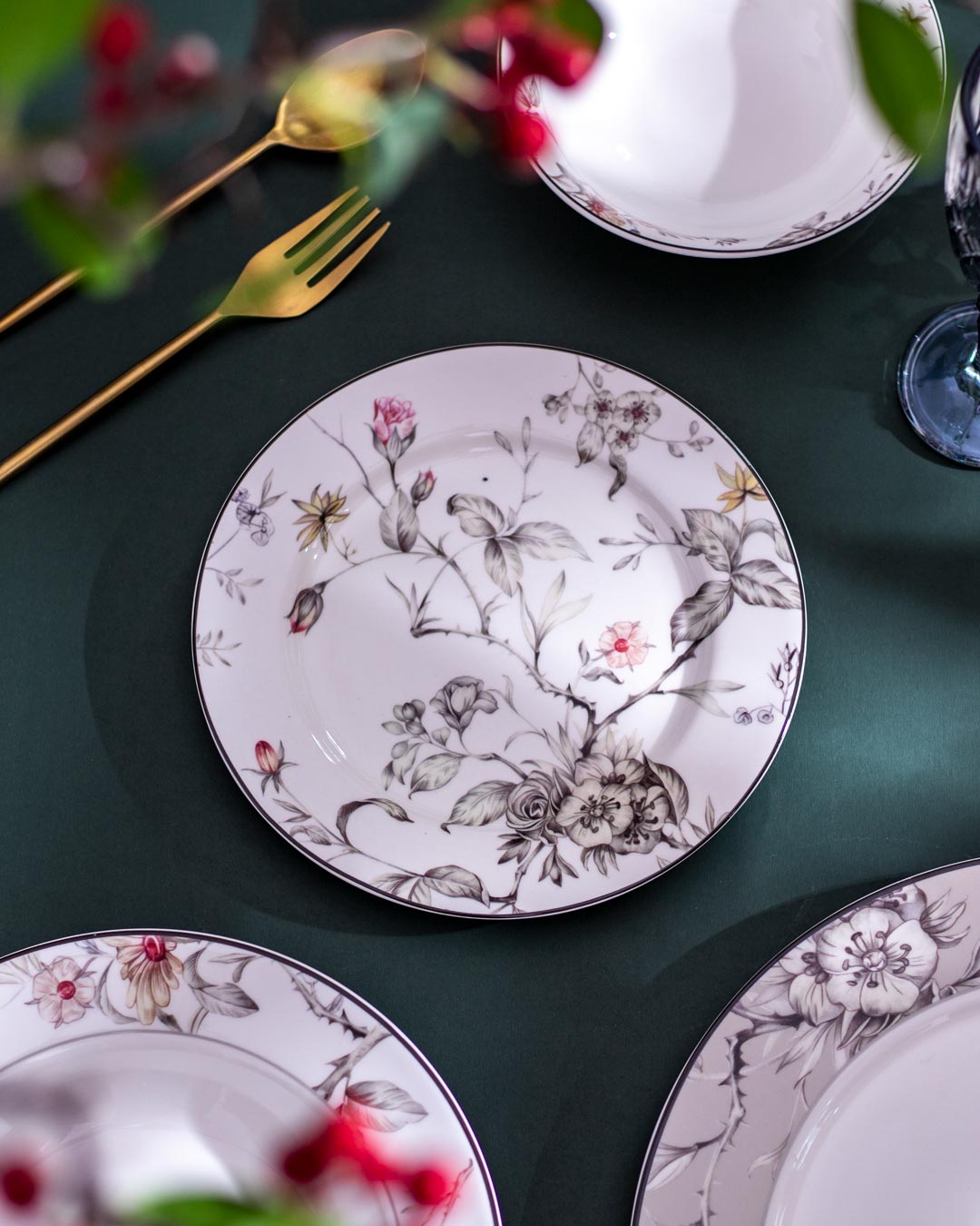 Luxe Blooms - 24-Piece Dinner Set