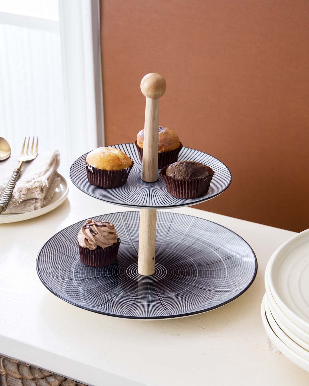 Vortex 2-Tier Cake Stand - The Decor Kart 